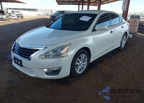 2014 Nissan Altima 2.5/2.5 S/2.5 Sl/2.5 Sv z USA, uszkodzony, nr VIN 1N4AL3AP3EN378323